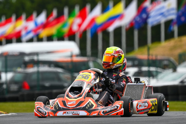 Gender Tamás Junior a Circuit Du Val D\'Argenton versenypályán versenyzett