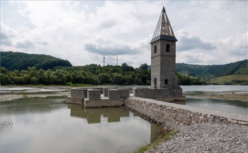 Felszentelték a kommunizmusban elárasztott Bözödújfalu újjáépített templomát Erdélyben